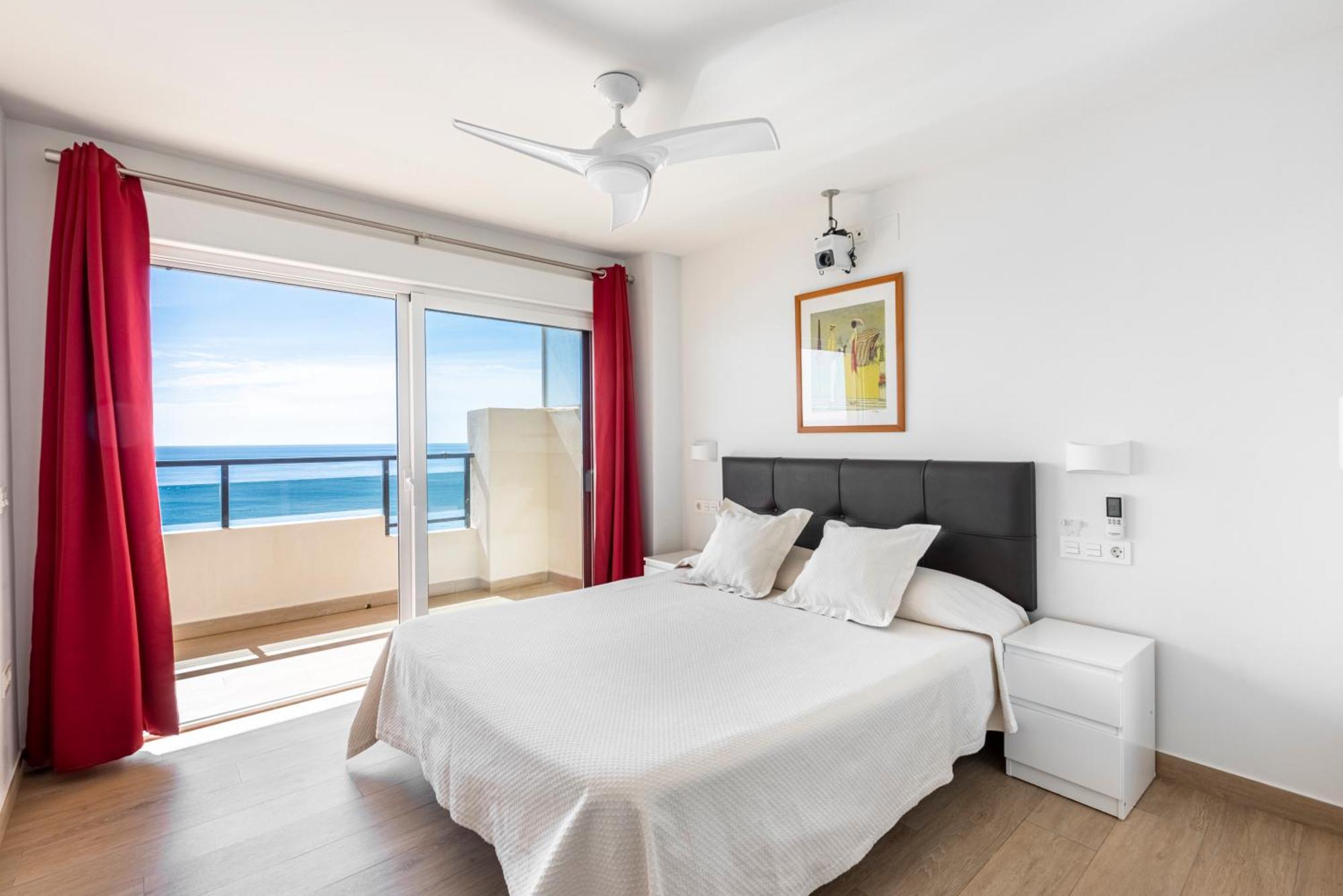 Beachfront -- New Luxury Apartment -- 1ª Linea Playa -- Fuengirola City Center -- Private Parking -- Panoramic Sea Views -- Esterno foto