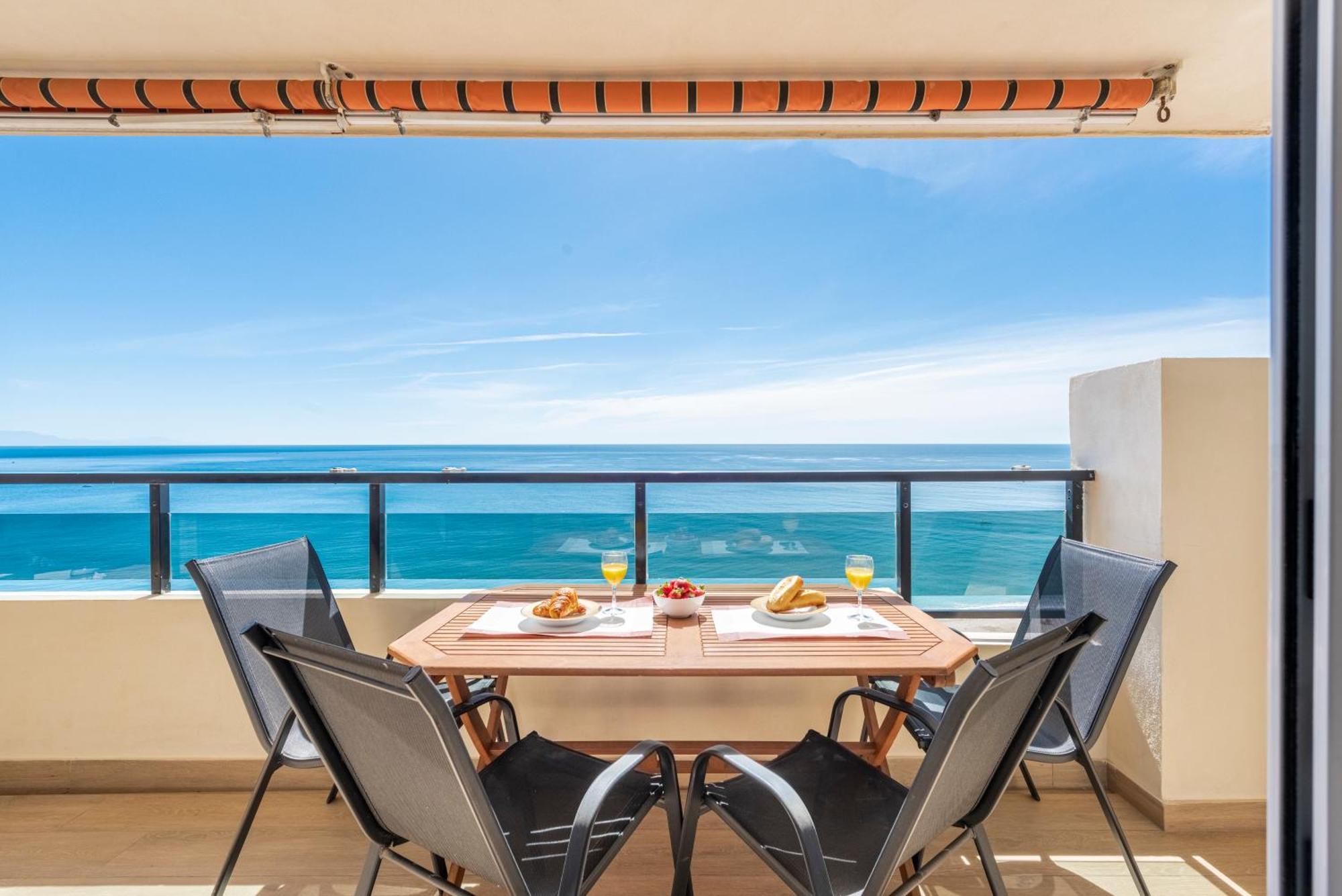 Beachfront -- New Luxury Apartment -- 1ª Linea Playa -- Fuengirola City Center -- Private Parking -- Panoramic Sea Views -- Esterno foto
